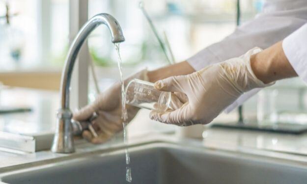 How To Clean Lab Glassware | How to Clean Beakers