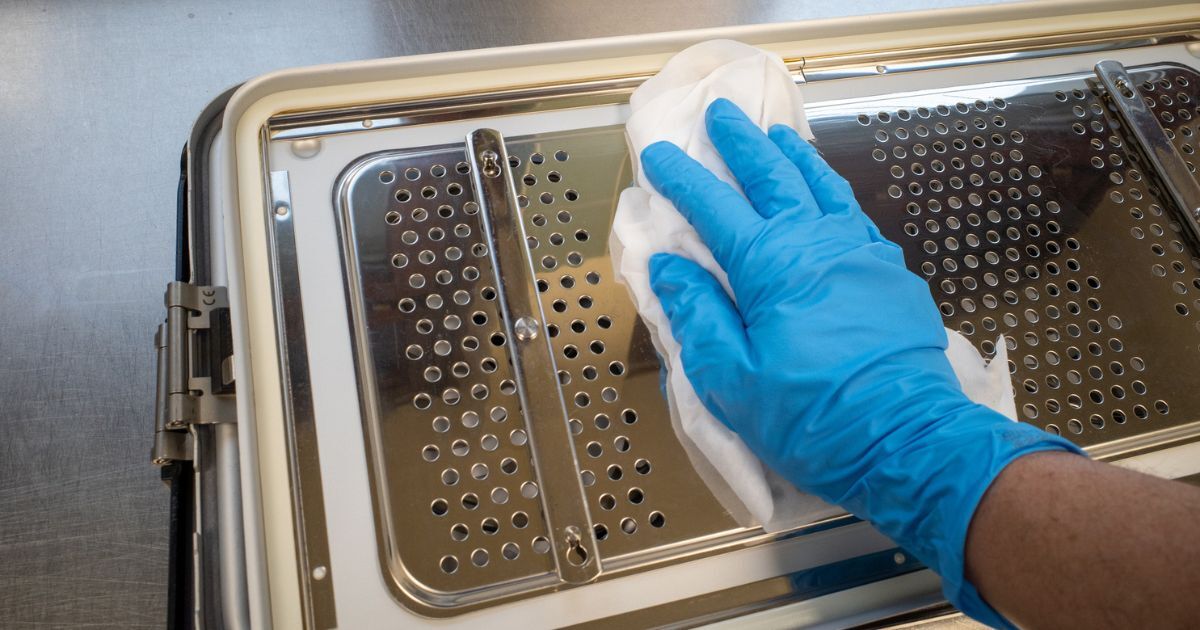 Choosing a Lab Cleaning Solvent: Acetone, Ethanol, or Something Else?