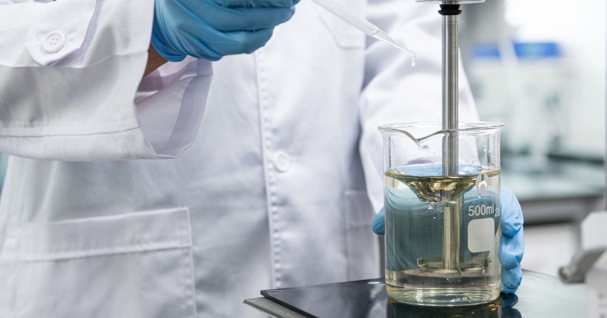 Magnetic vs Mechanical Stirrers vs Dispersers: Choosing the Right Tool for Your Process